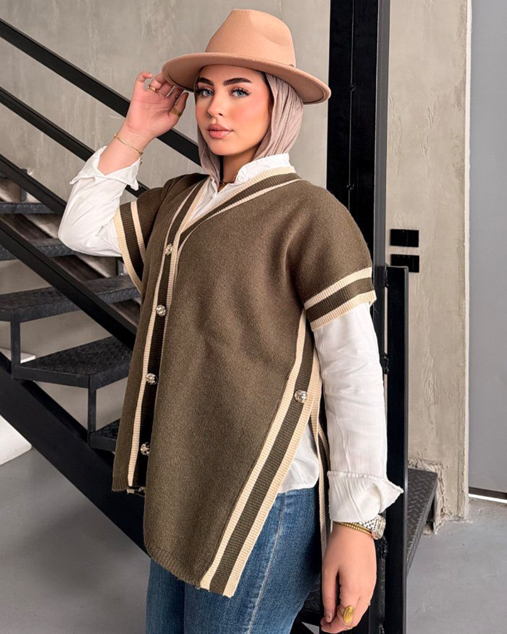 Contrast-Trim Button-Front Knit Vest