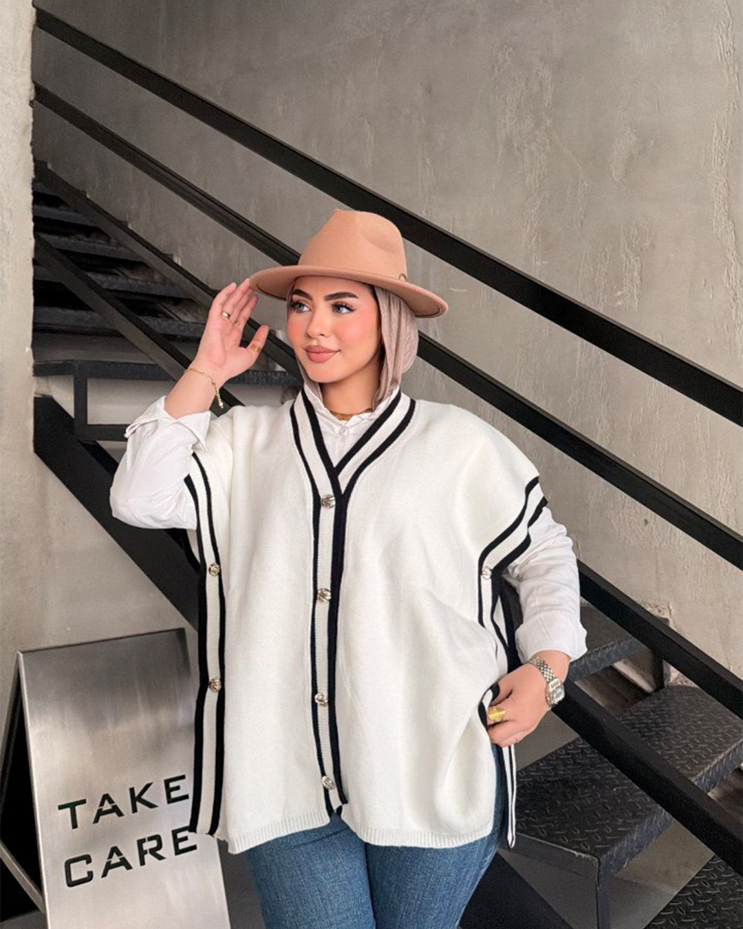 Contrast-Trim Button-Front Knit Vest