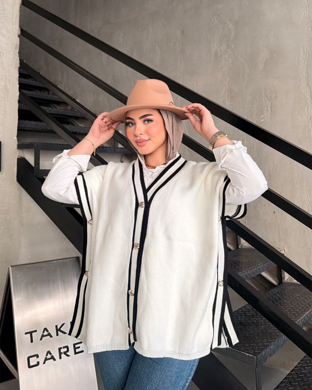 Contrast-Trim Button-Front Knit Vest
