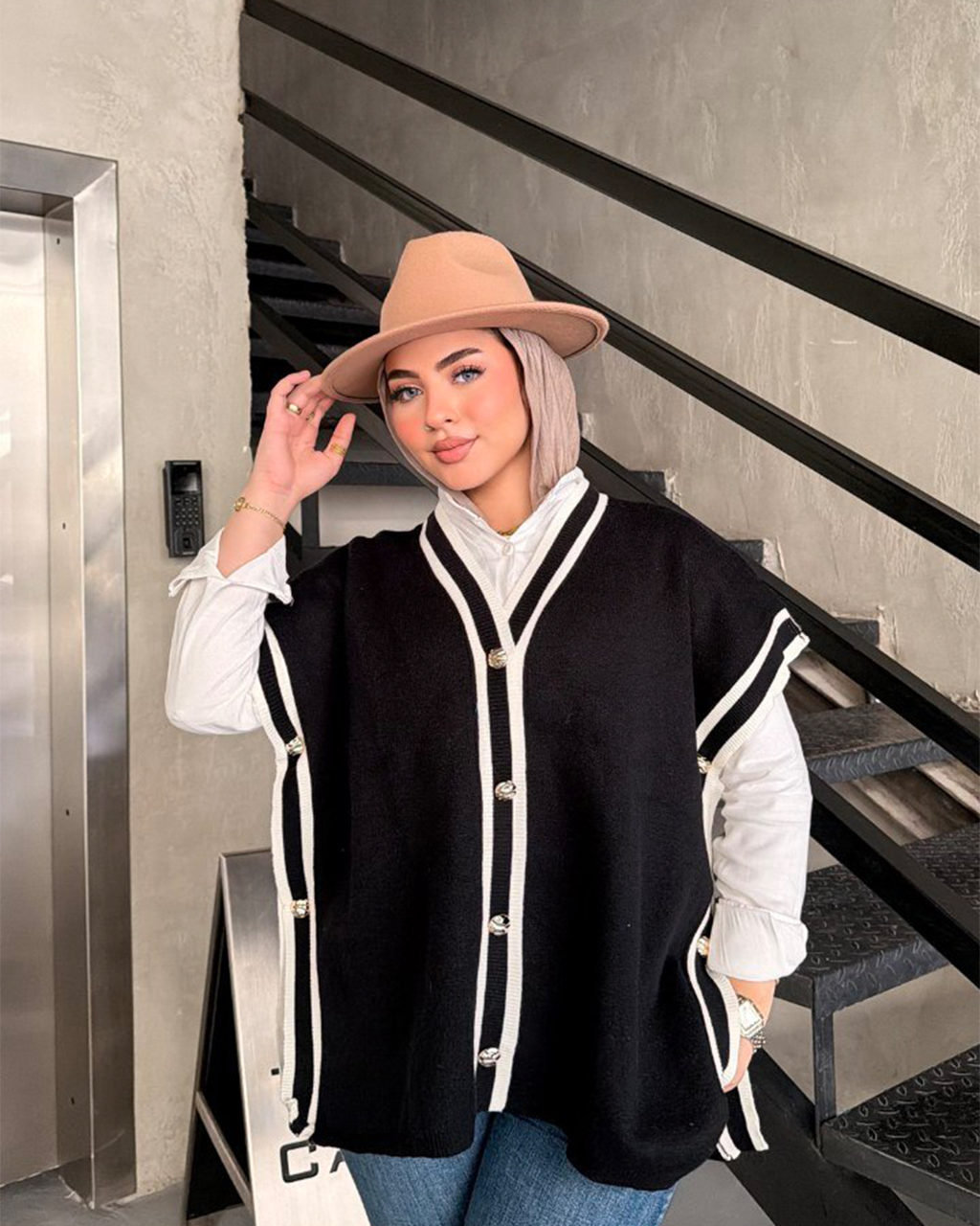Contrast-Trim Button-Front Knit Vest